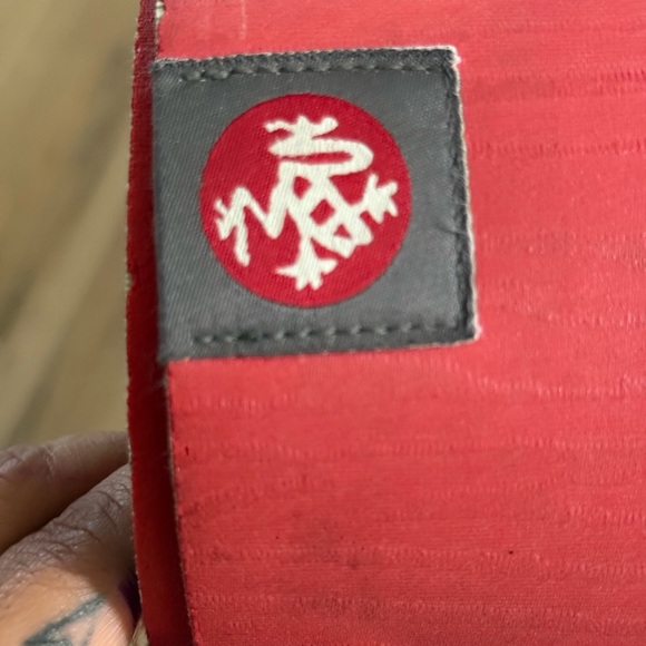 Red Manduka Yoga Mat slip proof - Picture 4 of 5